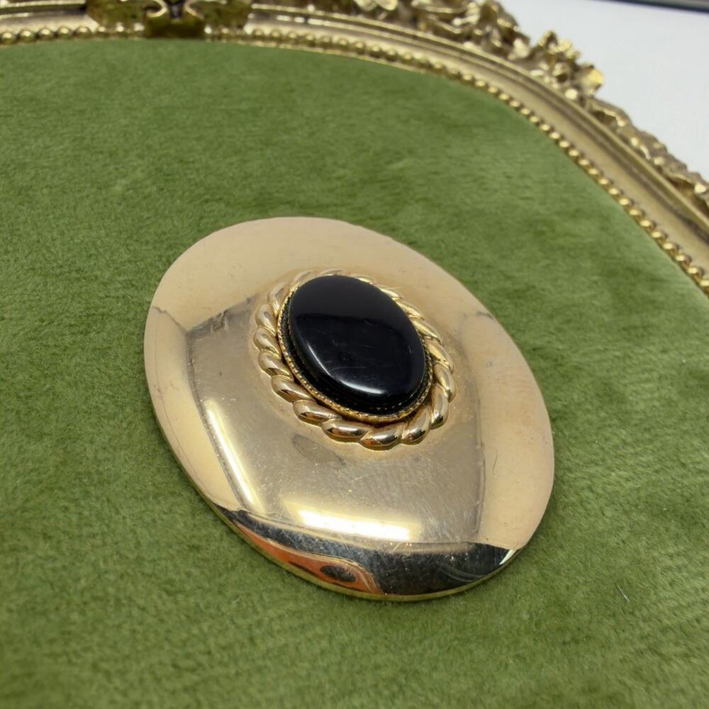 Sarah Coventry Vintage Gold Tone Oval Brooch Pin Black Cabochon 1.5 in
